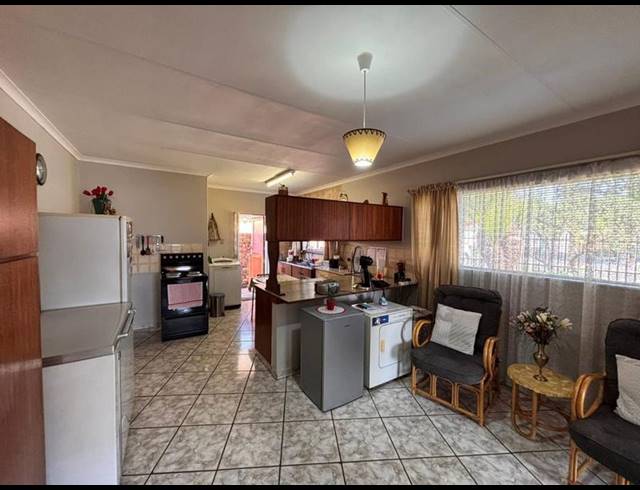 3 BEDROOM HOUSE FOR SALE IN WOLMER